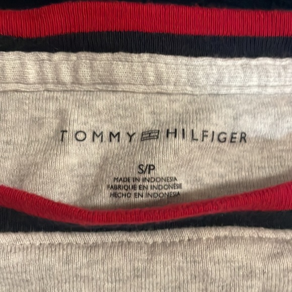 Tommy Hilfiger t shirt - Picture 3 of 6
